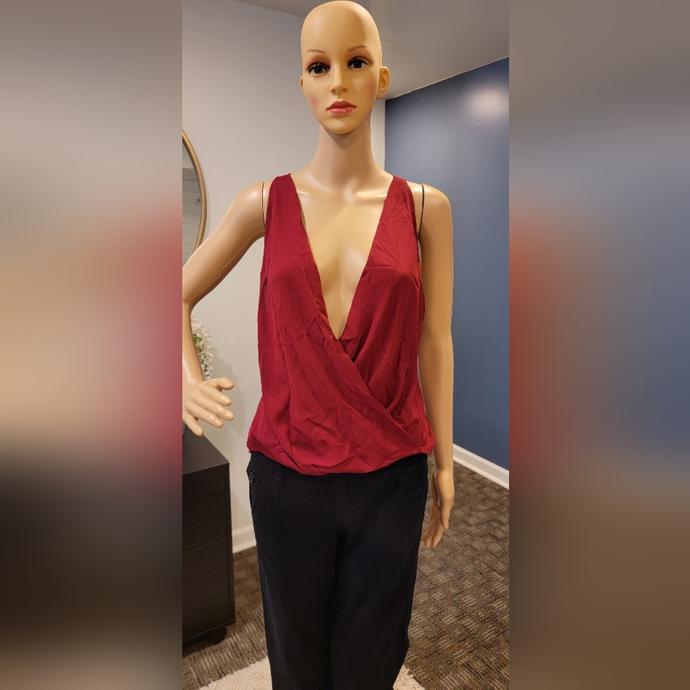 Red Top - Picture 4 of 5